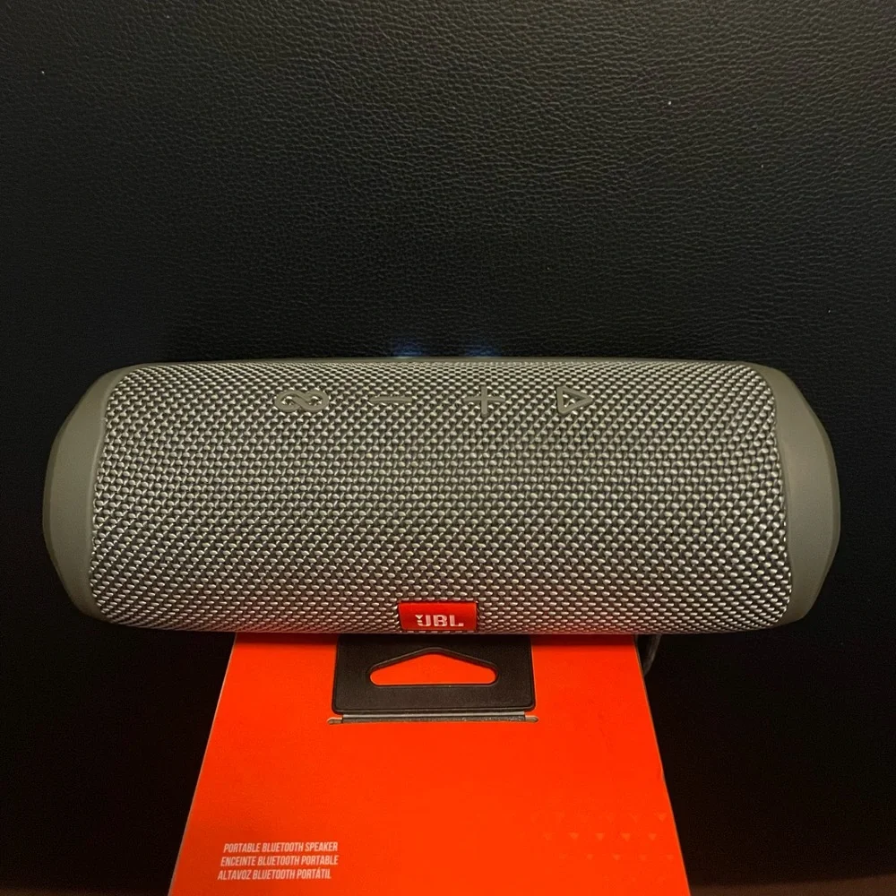 JBL Flip 5 Speaker Lightly Used (Open Box) - Picture 5 of 5